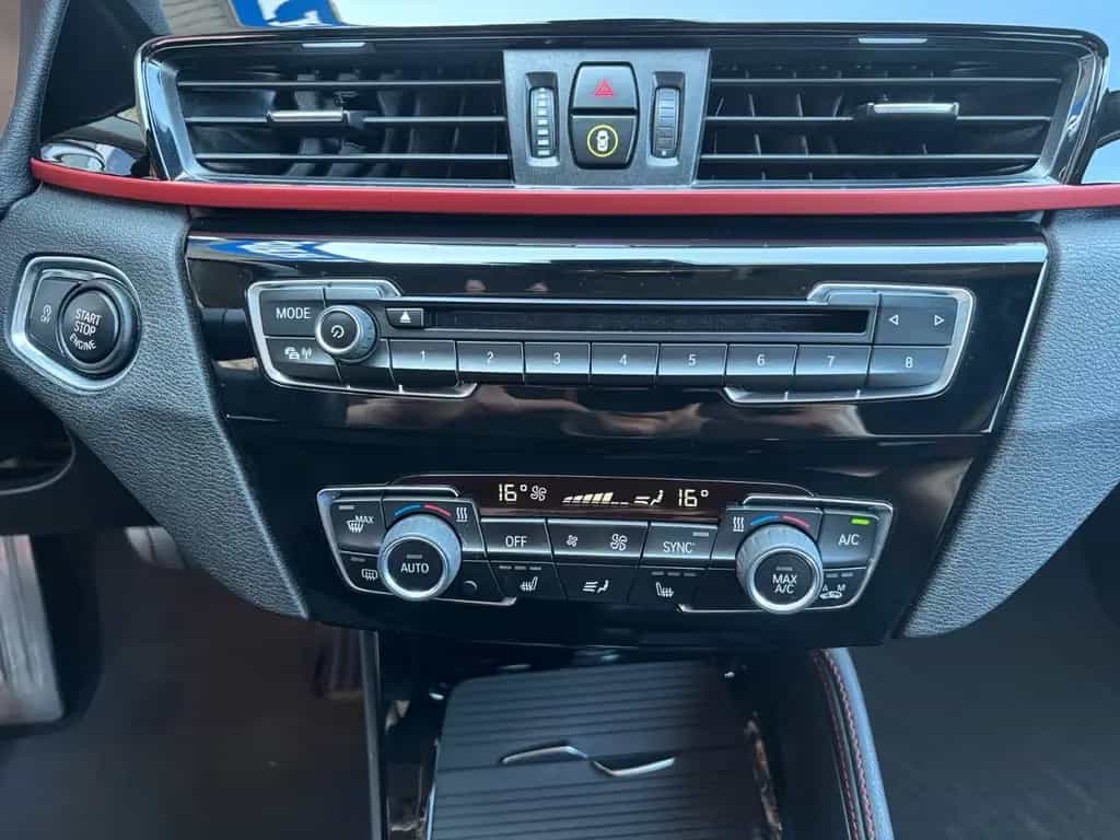 BMW X1 sDrive 20 i Sport Line*Navi*LED*Carplay*19" 05/2018-photo-35