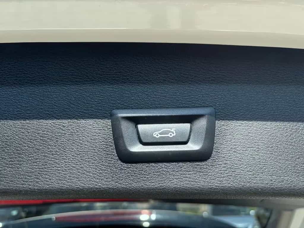 BMW X1 sDrive 20 i Sport Line*Navi*LED*Carplay*19" 05/2018-photo-36