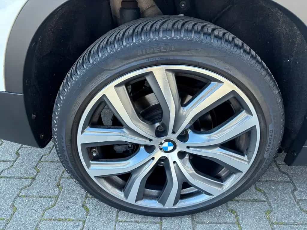 BMW X1 sDrive 20 i Sport Line*Navi*LED*Carplay*19" 05/2018-photo-39