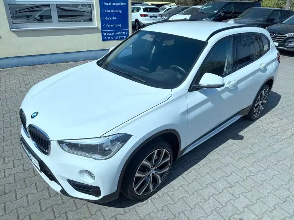 BMW X1 sDrive 20 i Sport Line*Navi*LED*Carplay*19" 05/2018-photo-4