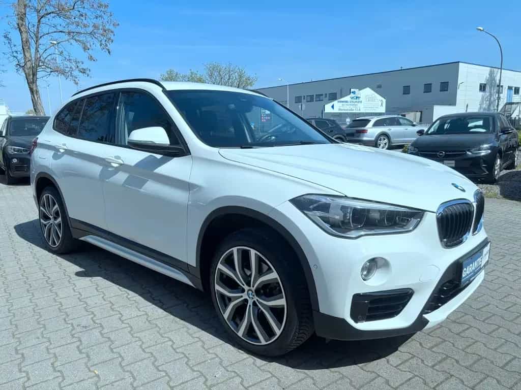 BMW X1 sDrive 20 i Sport Line*Navi*LED*Carplay*19" 05/2018-photo-6