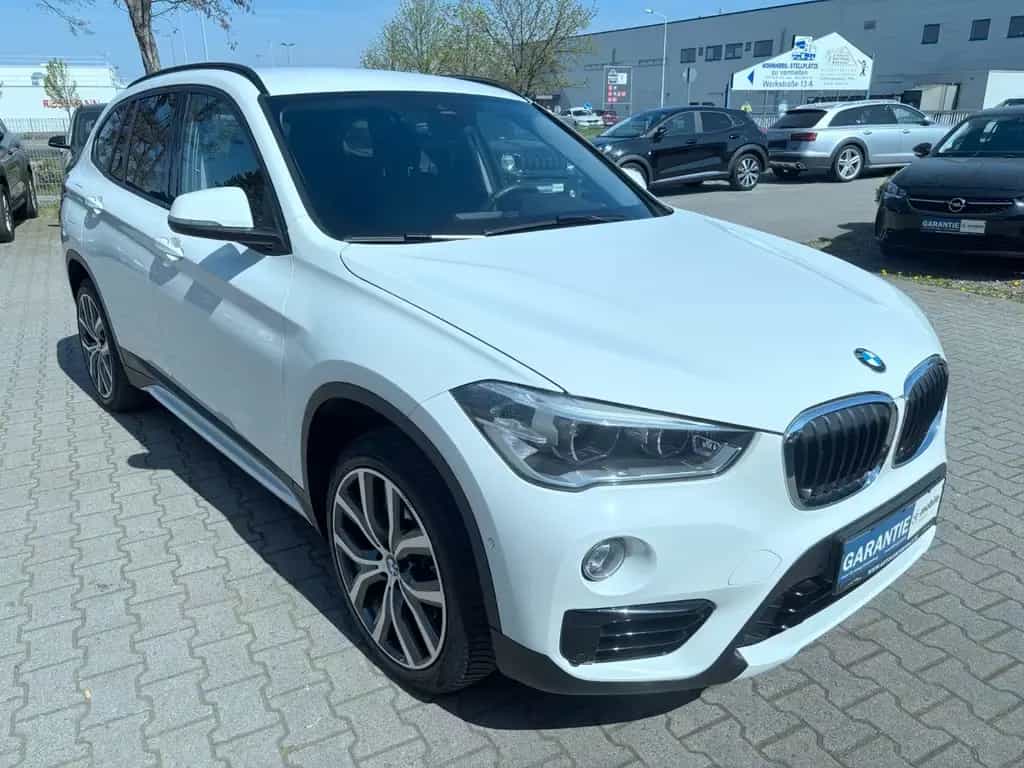 BMW X1 sDrive 20 i Sport Line*Navi*LED*Carplay*19" 05/2018-photo-8