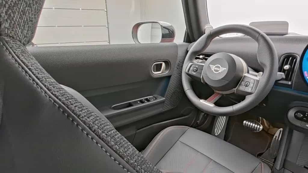 MINI John Cooper Works Cabrio 04/2025-photo-10