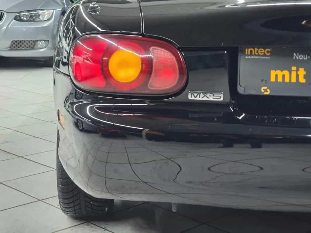 Mazda MX-5 1.6i*ROADSTER*LEDER*ALLWETTERREIFEN*67TKM* 11/2000-photo-13