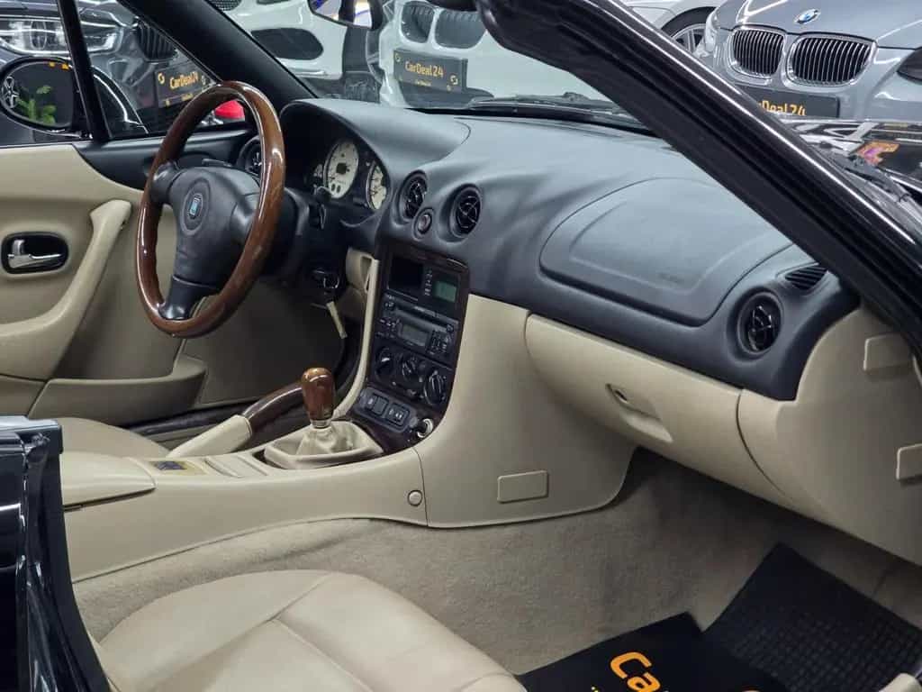Mazda MX-5 1.6i*ROADSTER*LEDER*ALLWETTERREIFEN*67TKM* 11/2000-photo-24