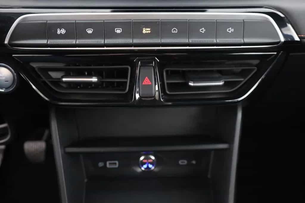 MG MG3 1.5 Comfort LED Navi Kamera 03/2025-photo-11