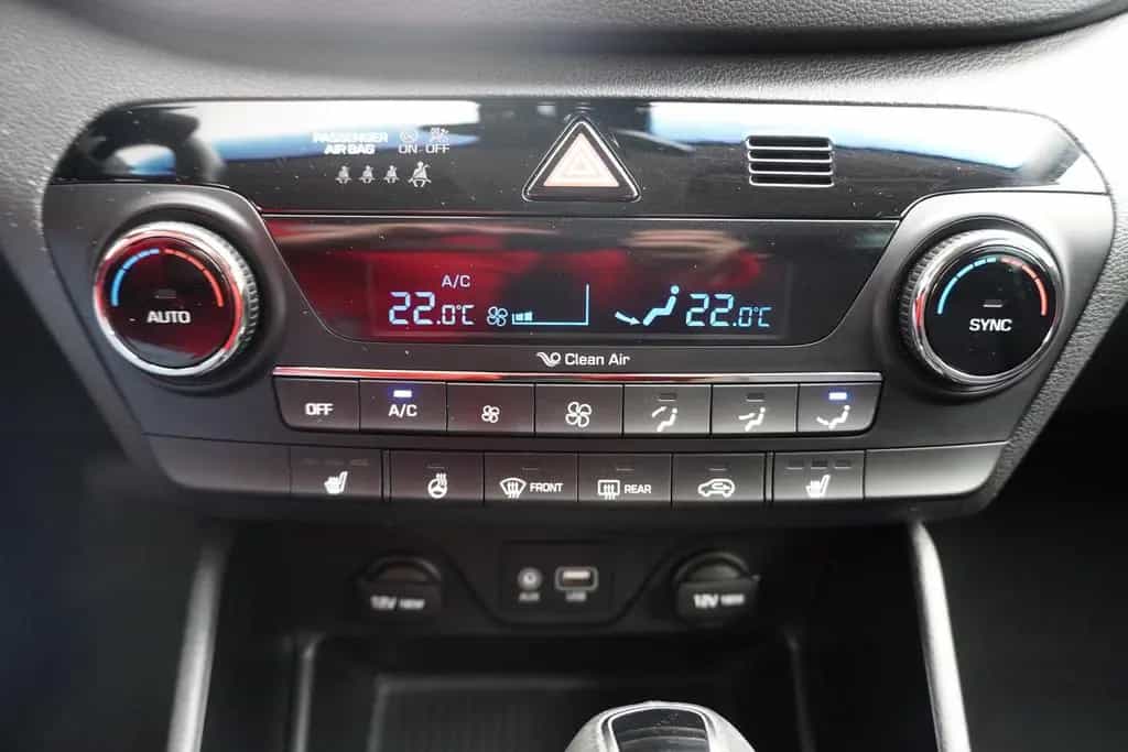 Hyundai TUCSON 1.6 T-GDI Intro Edition 4WD Navi Kamera 06/2016-photo-25