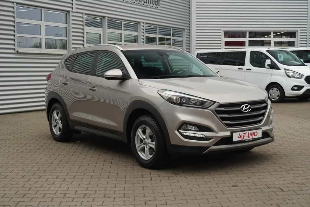 Hyundai TUCSON 1.6 T-GDI Intro Edition 4WD Navi Kamera 06/2016-photo-3