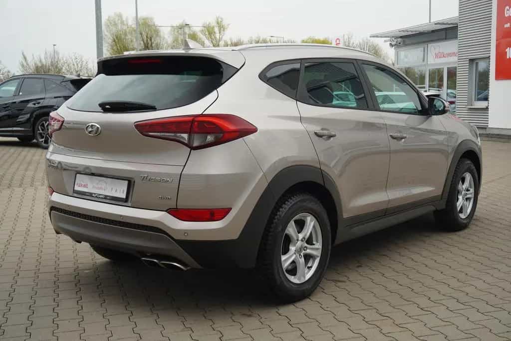 Hyundai TUCSON 1.6 T-GDI Intro Edition 4WD Navi Kamera 06/2016-photo-5