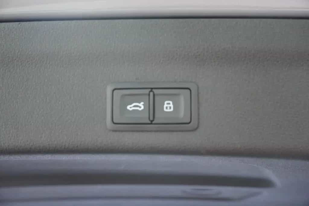 Audi A6 Avant 50 TDI quattro S-Line LED ACC AHK 360° 07/2020-photo-28