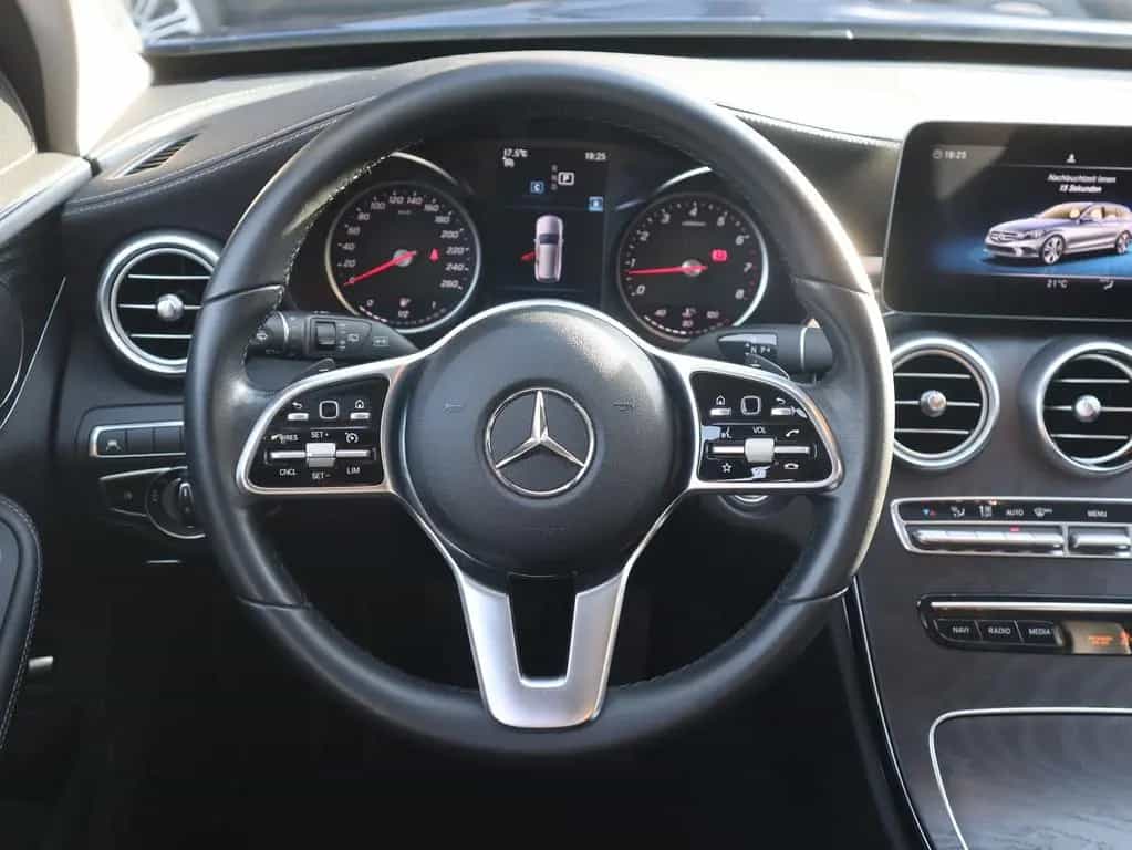 Mercedes-Benz C-Class T-Modell AMG Line LED Navi Panorama AHK 07/2018-photo-19