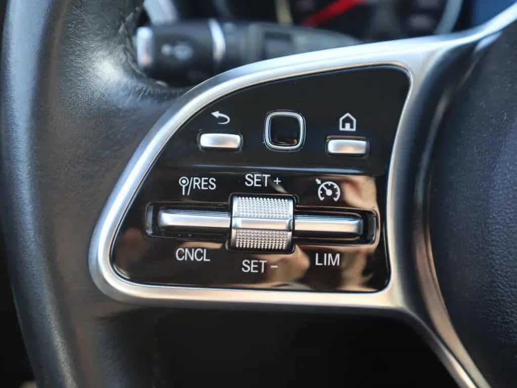 Mercedes-Benz C-Class T-Modell AMG Line LED Navi Panorama AHK 07/2018-photo-21