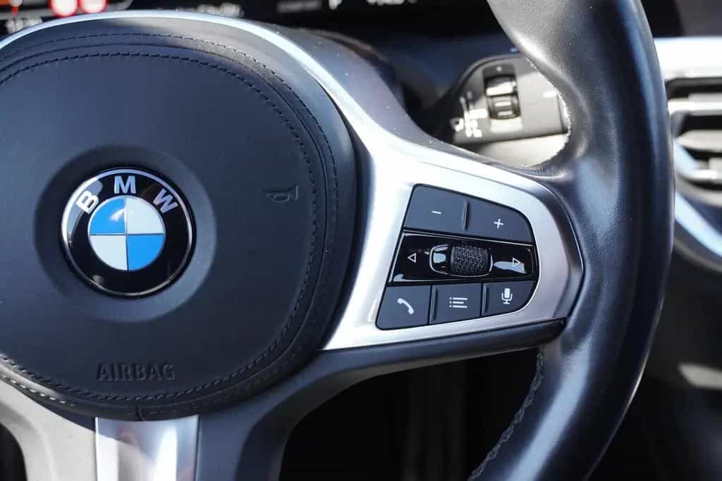 BMW 318 i M Sport LED Navi AHK Tempomat Sitzheizung 11/2020-photo-28