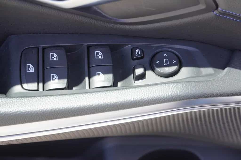 BMW 318 i M Sport LED Navi AHK Tempomat Sitzheizung 11/2020-photo-34