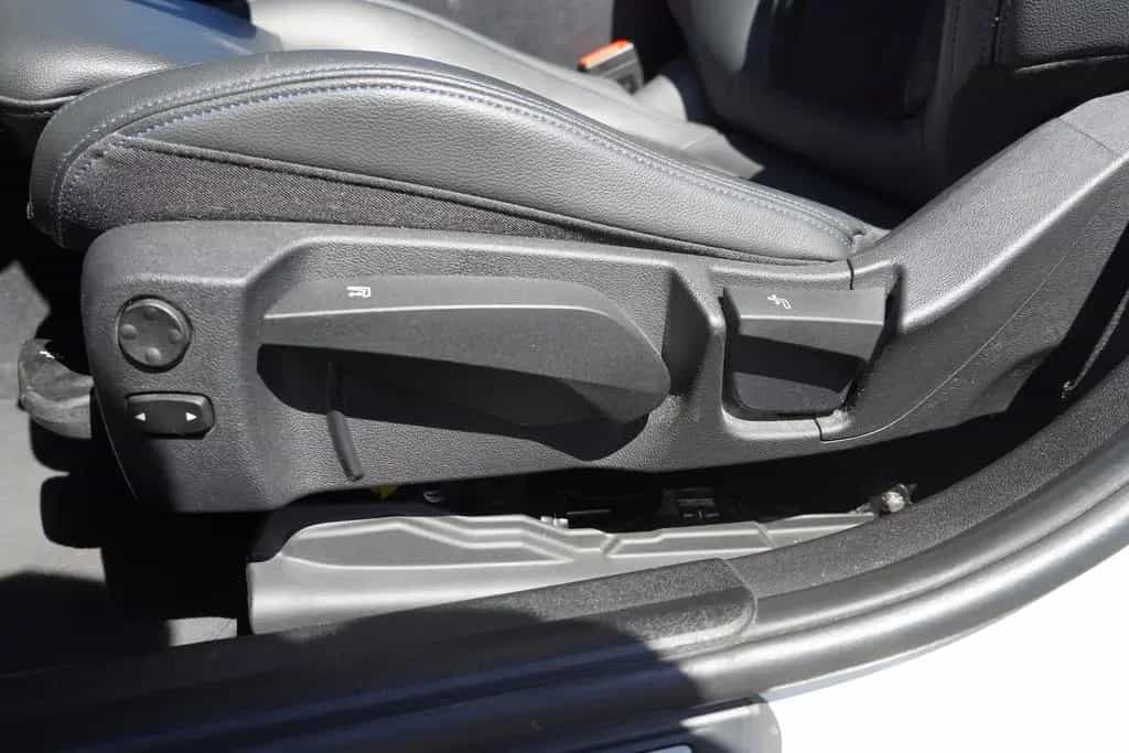 BMW 318 i M Sport LED Navi AHK Tempomat Sitzheizung 11/2020-photo-36