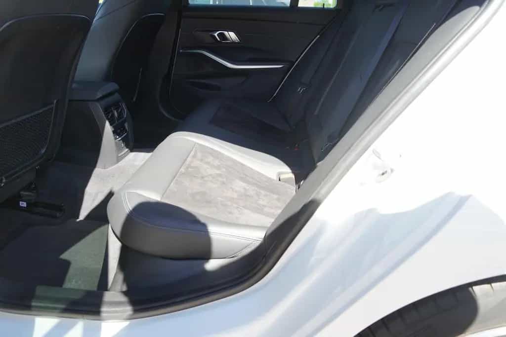 BMW 318 i M Sport LED Navi AHK Tempomat Sitzheizung 11/2020-photo-38