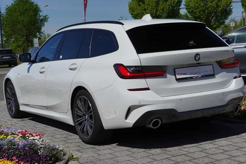 BMW 318 i M Sport LED Navi AHK Tempomat Sitzheizung 11/2020-photo-5