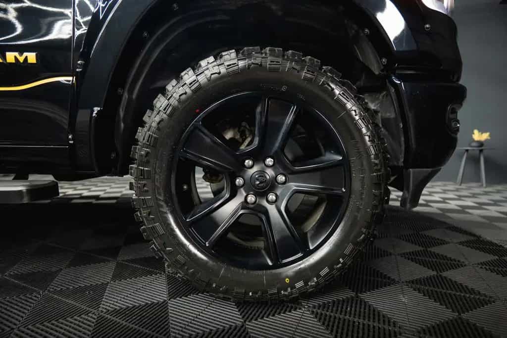 Dodge RAM 5.7 V8 GOLD EDITION OFFROAD 4x4 UNFALLFREI 09/2023-photo-9