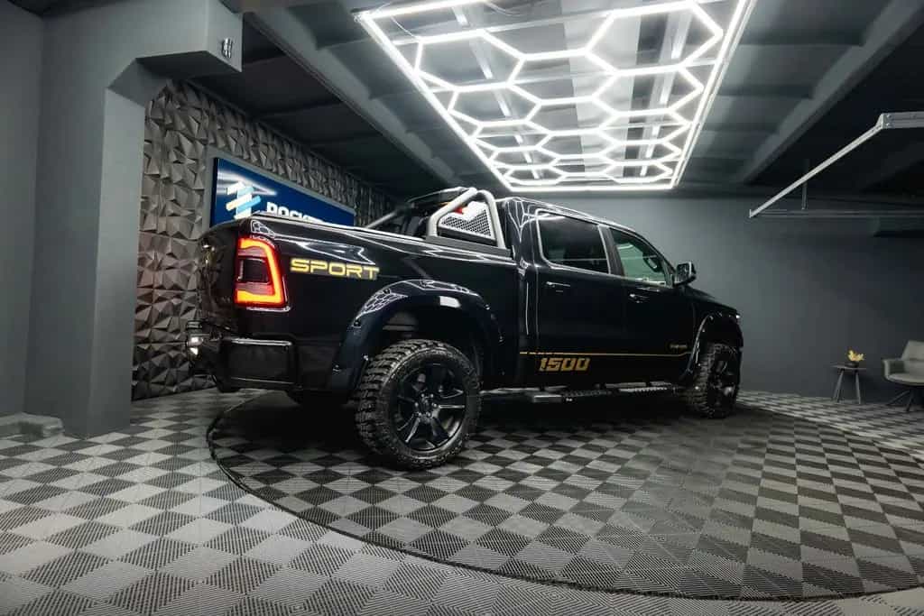 Dodge RAM 5.7 V8 GOLD EDITION OFFROAD 4x4 UNFALLFREI 09/2023-photo-10