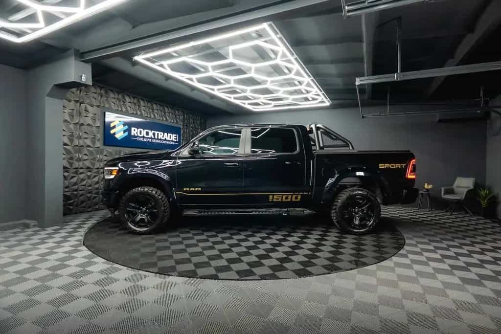 Dodge RAM 5.7 V8 GOLD EDITION OFFROAD 4x4 UNFALLFREI 09/2023-photo-14