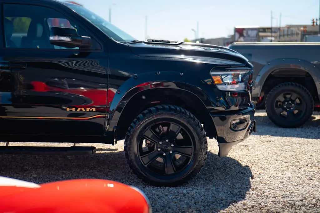 Dodge RAM 5.7 V8 GOLD EDITION OFFROAD 4x4 UNFALLFREI 09/2023-photo-20