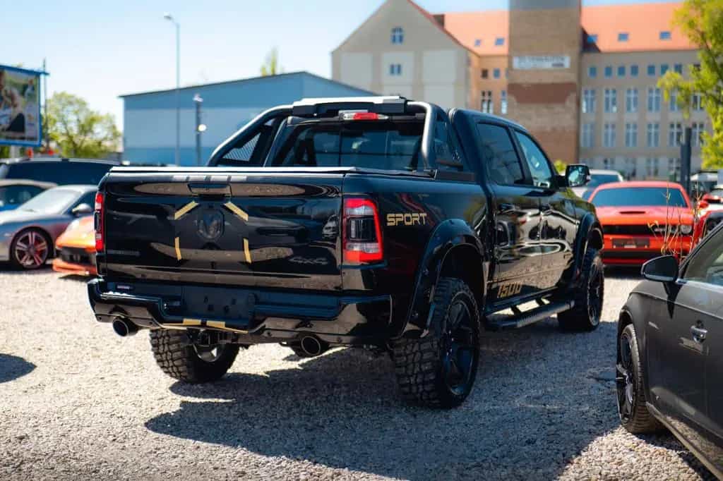 Dodge RAM 5.7 V8 GOLD EDITION OFFROAD 4x4 UNFALLFREI 09/2023-photo-21
