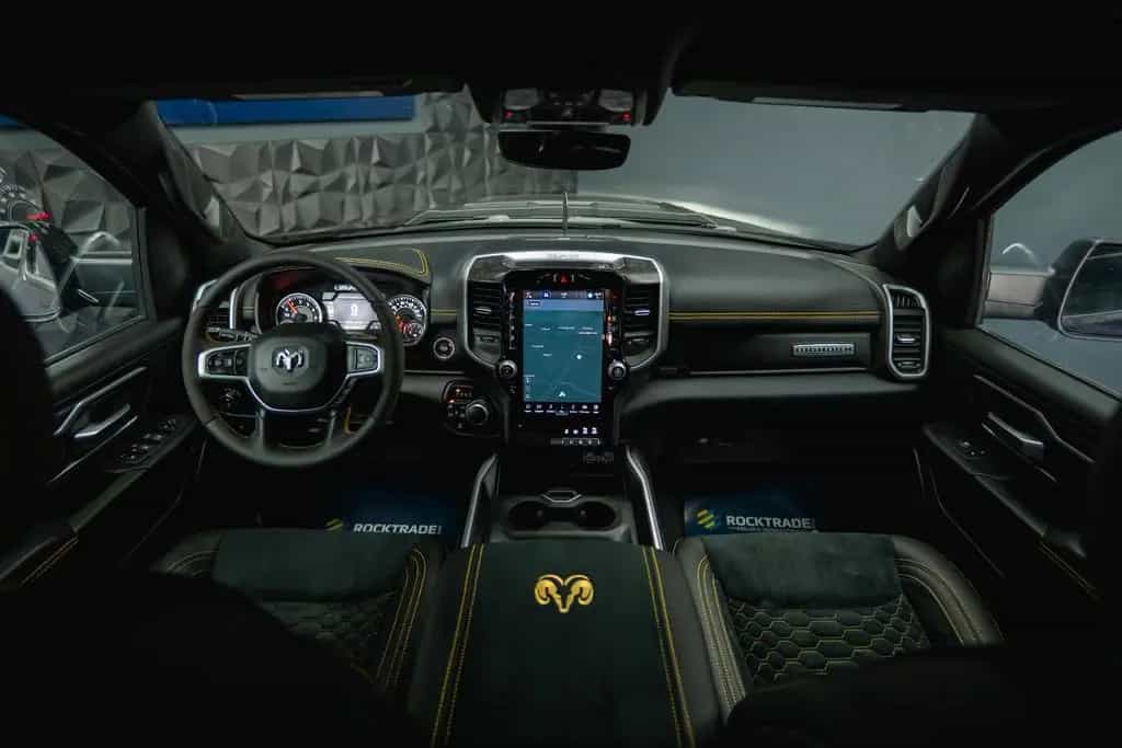 Dodge RAM 5.7 V8 GOLD EDITION OFFROAD 4x4 UNFALLFREI 09/2023-photo-24