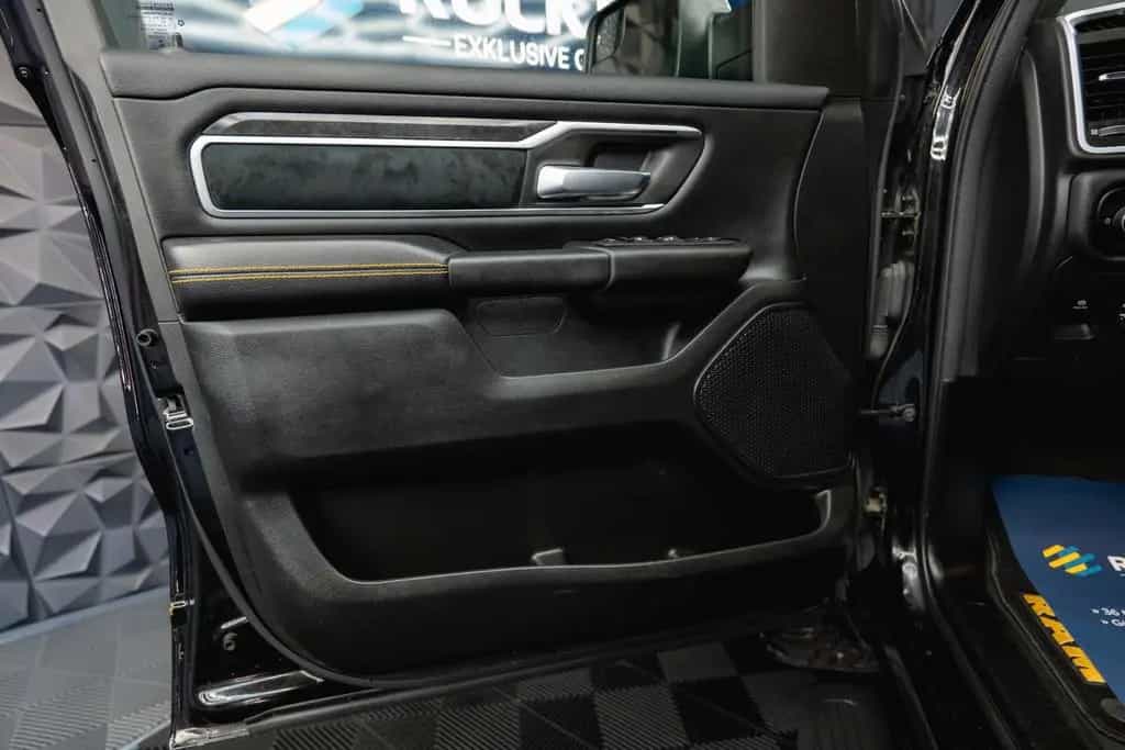 Dodge RAM 5.7 V8 GOLD EDITION OFFROAD 4x4 UNFALLFREI 09/2023-photo-33