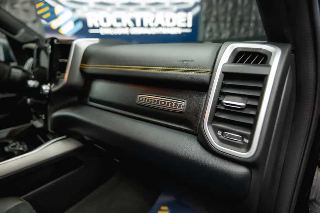 Dodge RAM 5.7 V8 GOLD EDITION OFFROAD 4x4 UNFALLFREI 09/2023-photo-45