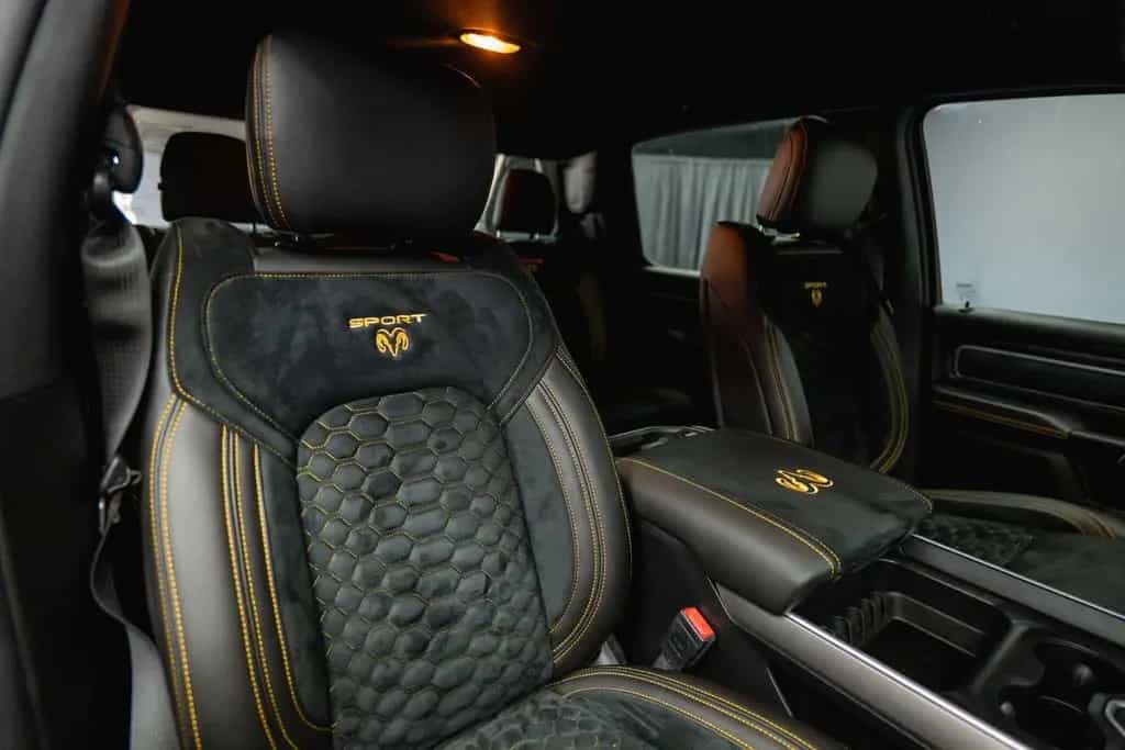 Dodge RAM 5.7 V8 GOLD EDITION OFFROAD 4x4 UNFALLFREI 09/2023-photo-47