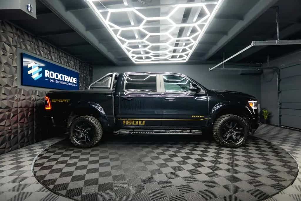 Dodge RAM 5.7 V8 GOLD EDITION OFFROAD 4x4 UNFALLFREI 09/2023-photo-5