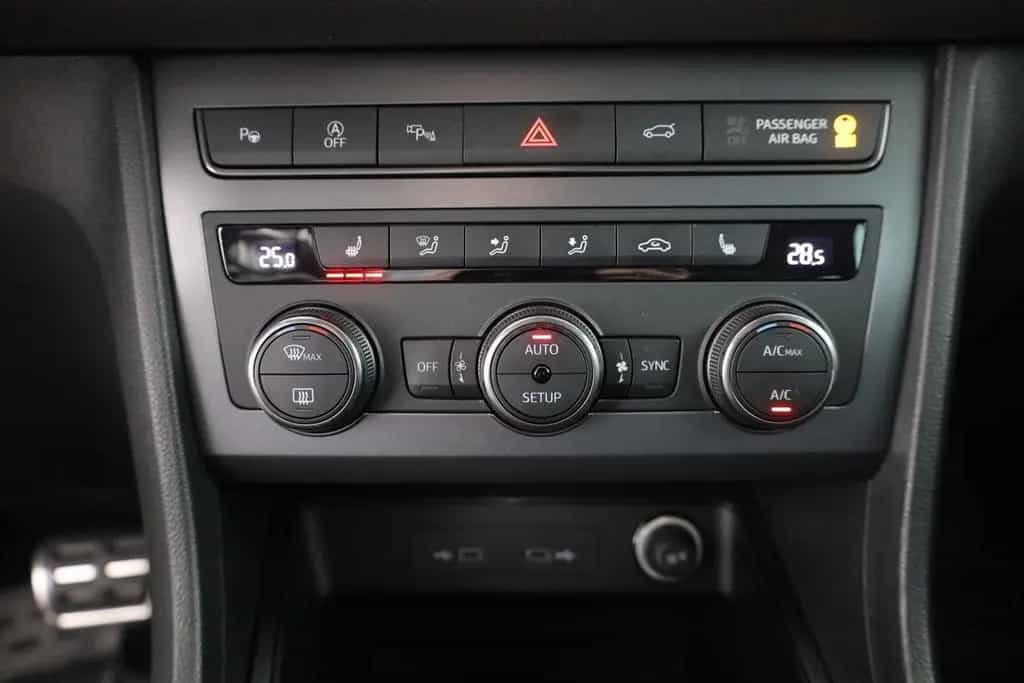 Cupra Ateca 2.0 TSI DSG VZ 4Drive LED 360° Sitzheizung 06/2024-photo-11