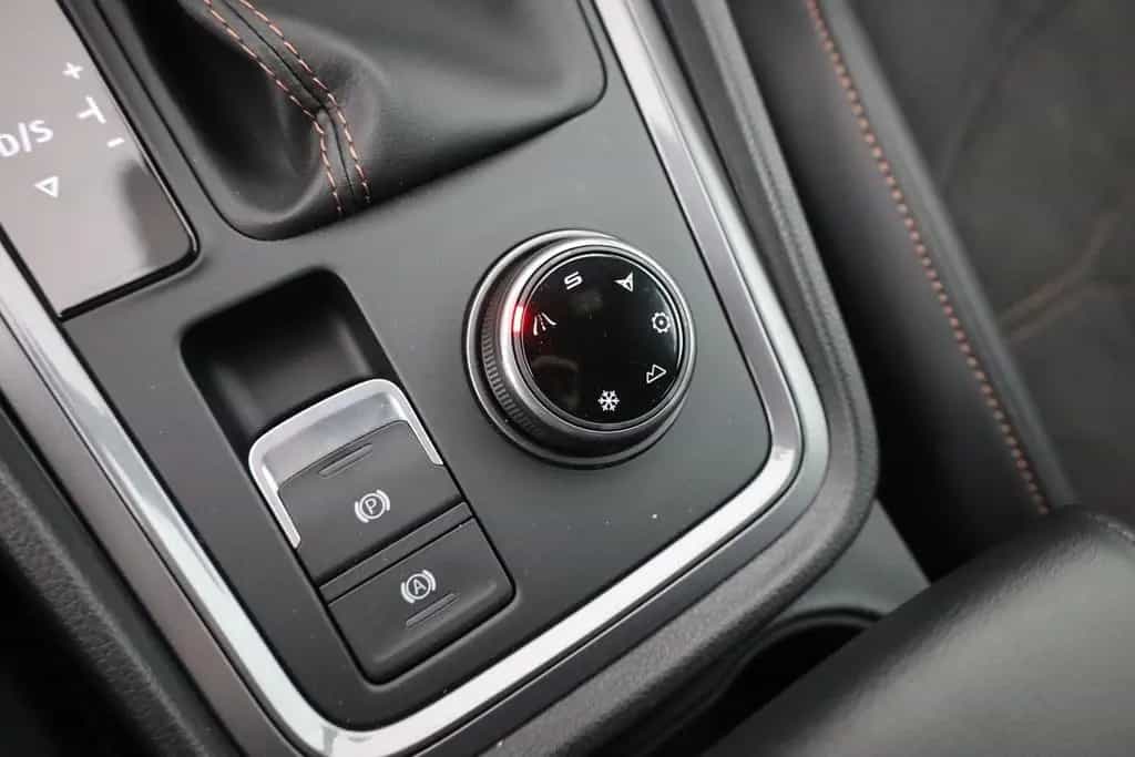 Cupra Ateca 2.0 TSI DSG VZ 4Drive LED 360° Sitzheizung 06/2024-photo-13