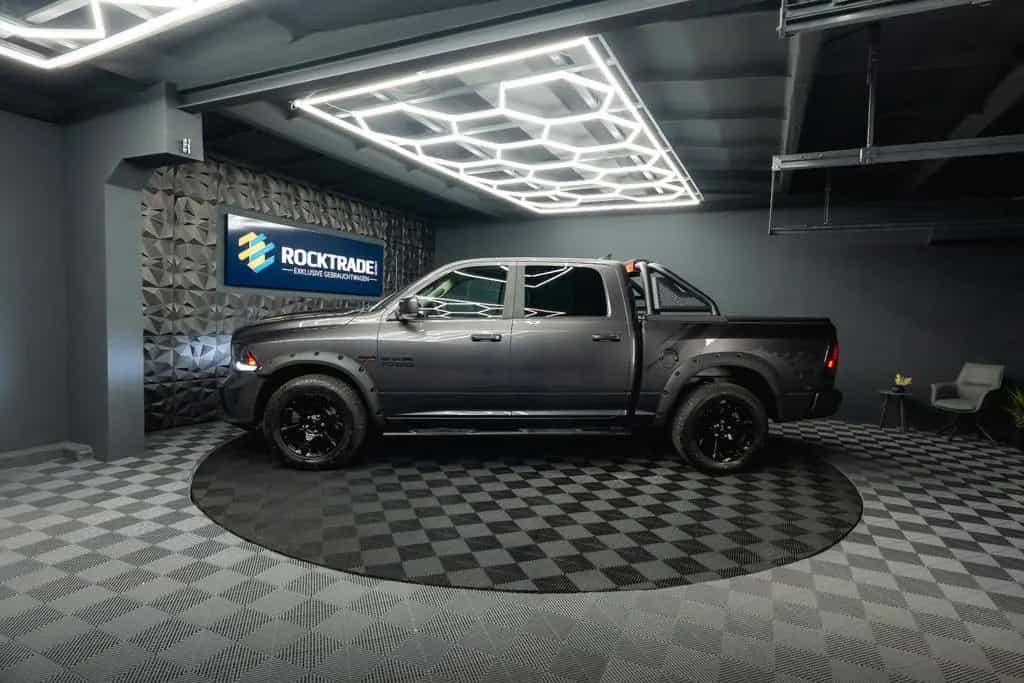 Dodge RAM 5.7 V8 HEMI 4x4 Sport LARAMIE NightPaket 19% 07/2017-photo-17