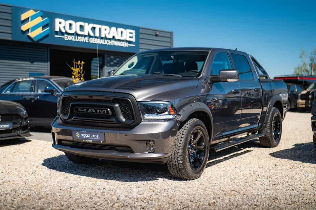 Dodge RAM 5.7 V8 HEMI 4x4 Sport LARAMIE NightPaket 19% 07/2017-photo-18