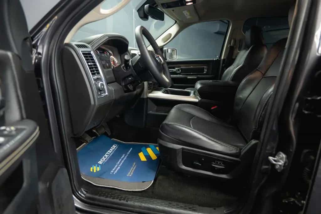 Dodge RAM 5.7 V8 HEMI 4x4 Sport LARAMIE NightPaket 19% 07/2017-photo-37
