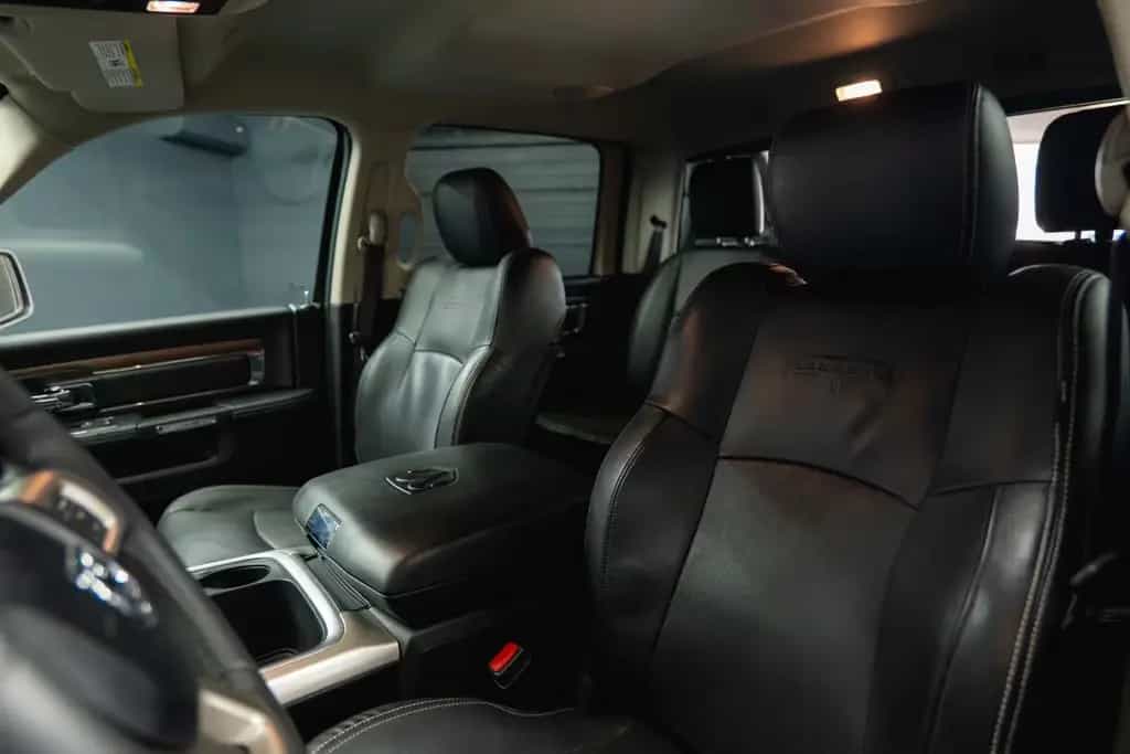 Dodge RAM 5.7 V8 HEMI 4x4 Sport LARAMIE NightPaket 19% 07/2017-photo-41