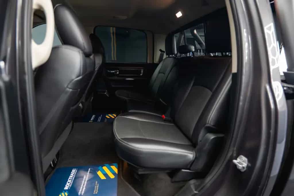Dodge RAM 5.7 V8 HEMI 4x4 Sport LARAMIE NightPaket 19% 07/2017-photo-45