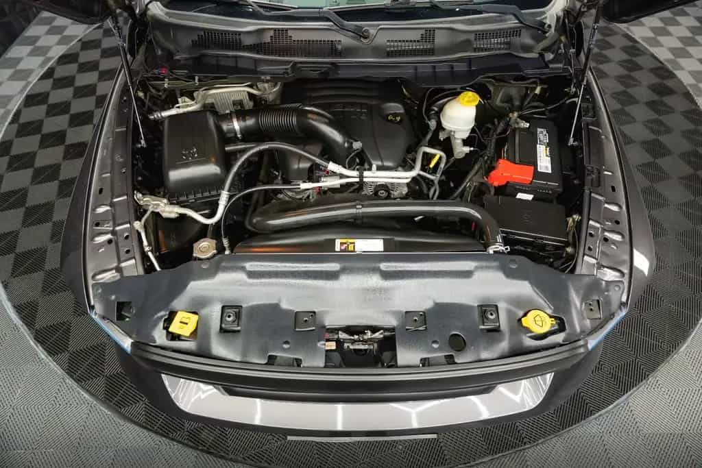 Dodge RAM 5.7 V8 HEMI 4x4 Sport LARAMIE NightPaket 19% 07/2017-photo-49