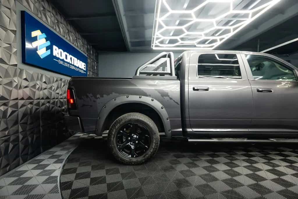 Dodge RAM 5.7 V8 HEMI 4x4 Sport LARAMIE NightPaket 19% 07/2017-photo-9