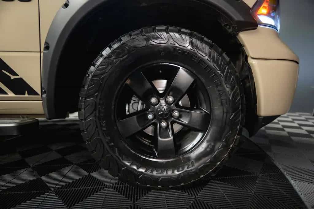 Dodge RAM 5.7 V8 HEMI 4x4 Offroad Night LONGBED *LPG* 07/2023-photo-12