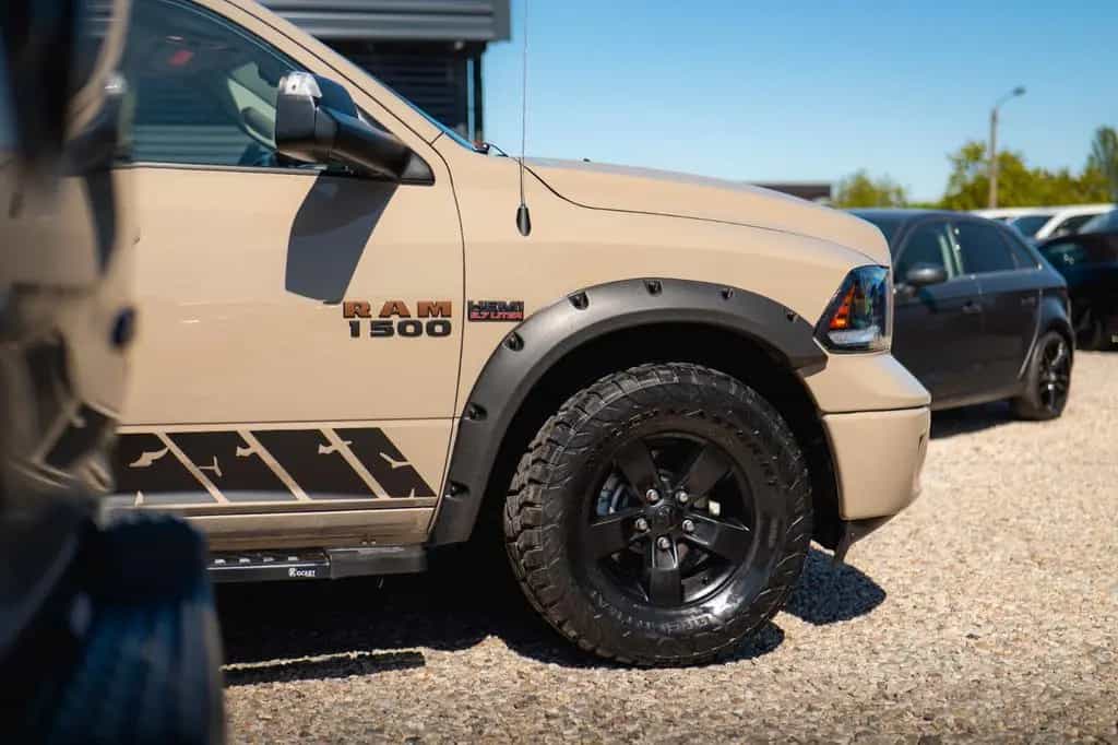 Dodge RAM 5.7 V8 HEMI 4x4 Offroad Night LONGBED *LPG* 07/2023-photo-22