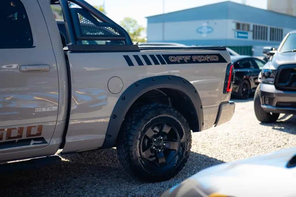 Dodge RAM 5.7 V8 HEMI 4x4 Offroad Night LONGBED *LPG* 07/2023-photo-27