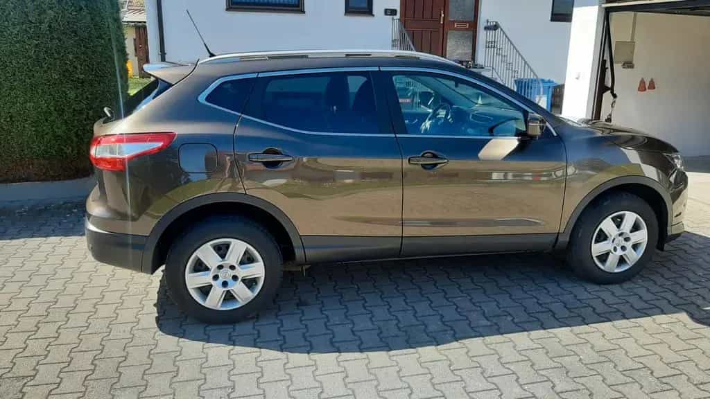Nissan Qashqai 1.6 04/2016-photo-1