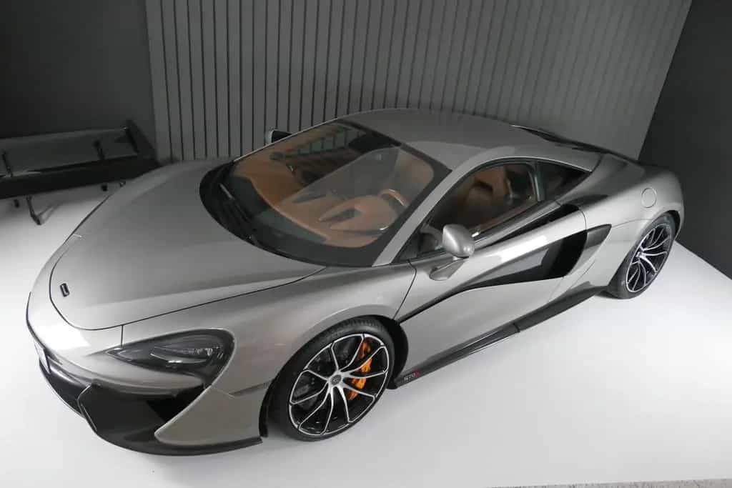 McLaren 570S 3.8 V8 Coupé - Lift/B&O/Reifen+Service neu 08/2016-photo-19