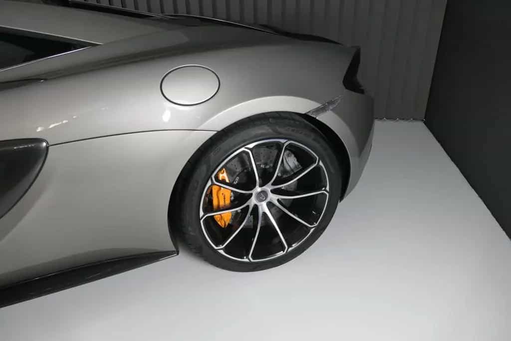McLaren 570S 3.8 V8 Coupé - Lift/B&O/Reifen+Service neu 08/2016-photo-21