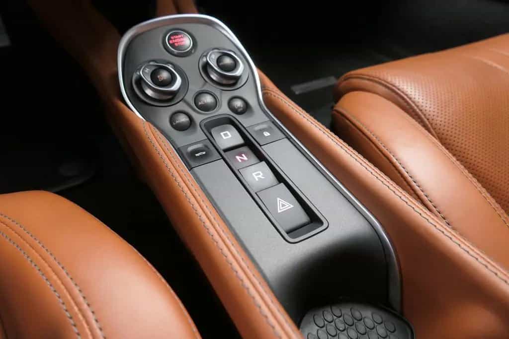 McLaren 570S 3.8 V8 Coupé - Lift/B&O/Reifen+Service neu 08/2016-photo-32