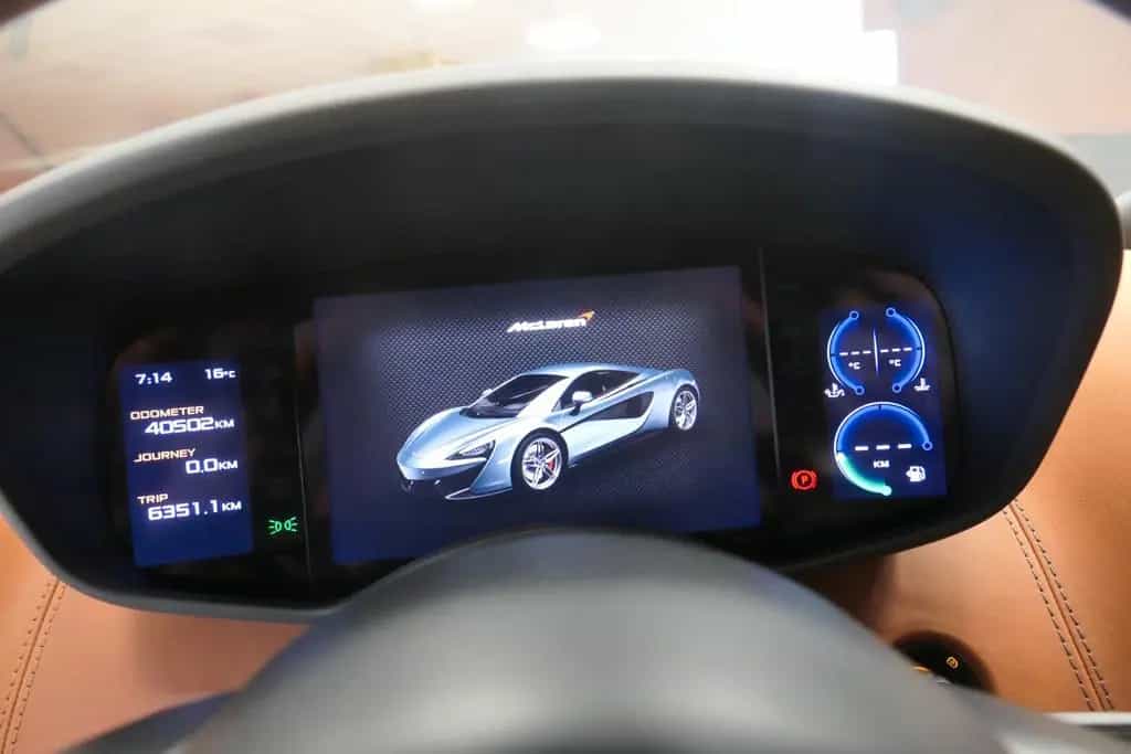 McLaren 570S 3.8 V8 Coupé - Lift/B&O/Reifen+Service neu 08/2016-photo-33