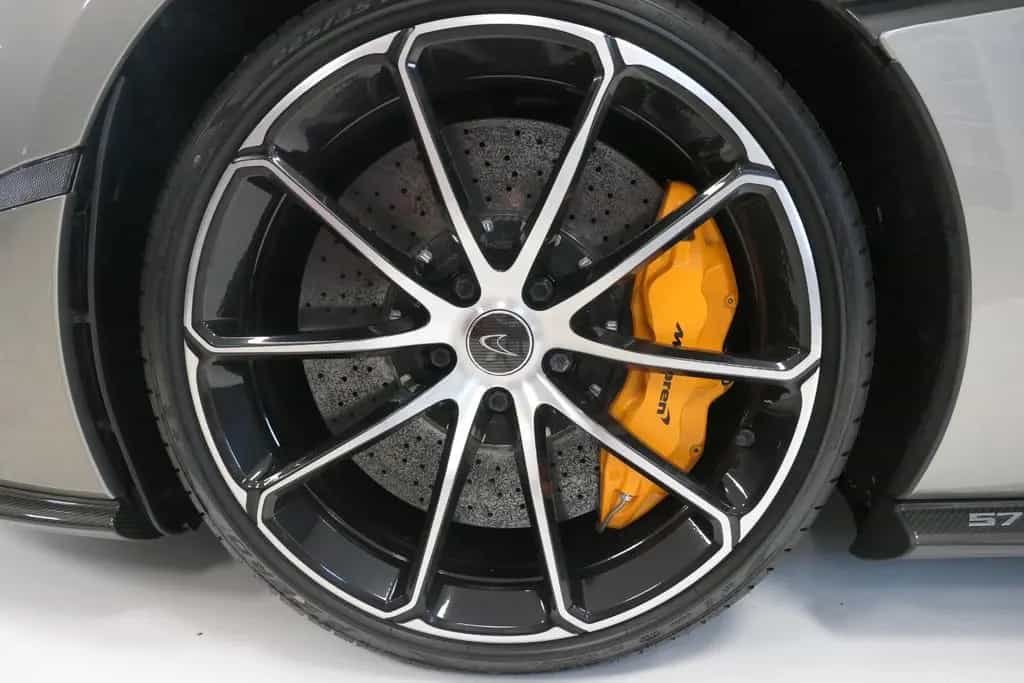 McLaren 570S 3.8 V8 Coupé - Lift/B&O/Reifen+Service neu 08/2016-photo-37