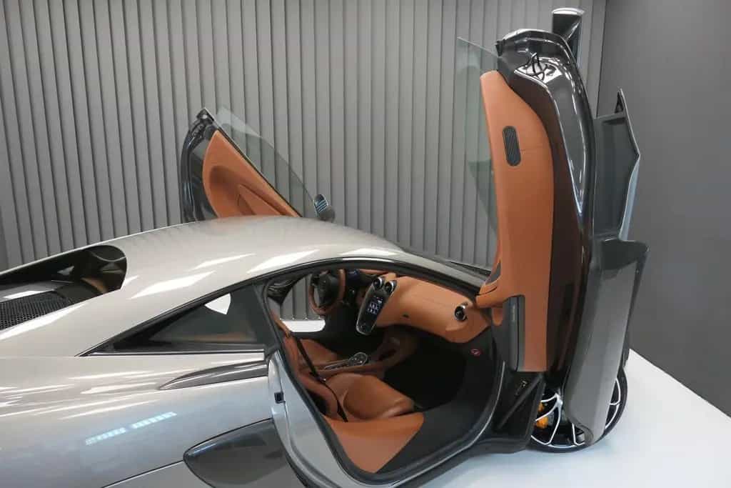 McLaren 570S 3.8 V8 Coupé - Lift/B&O/Reifen+Service neu 08/2016-photo-39